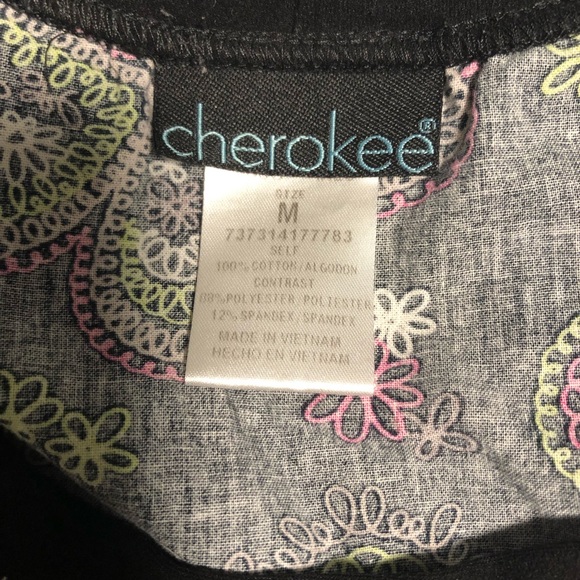SOLD!  2 Scrub tops Sz M Grey’s Anatomy & Cherokee - Picture 14 of 16